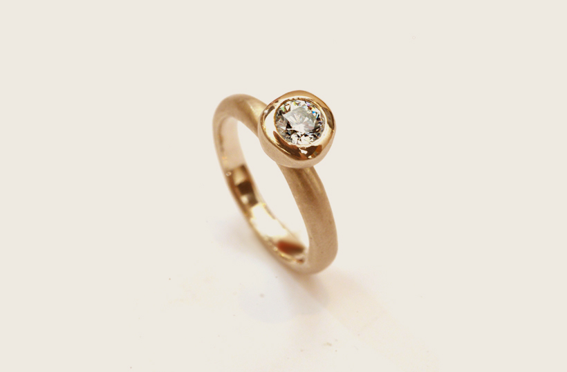 Lava Solitär - Diamantring