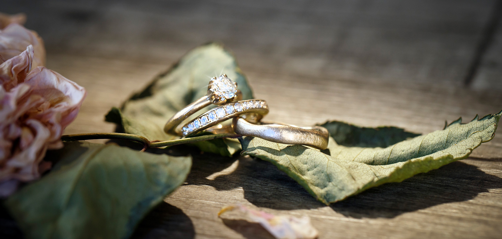Verlobungsring LAVA Trilogie: kleiner Prinzessinnen Ring, LAVA Vorsteckring, LAVA Ehering