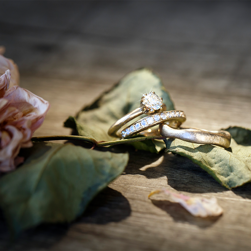 LAVA Trilogie - Serviervorschlag: Diamantring, Vorsteckring, Ehering