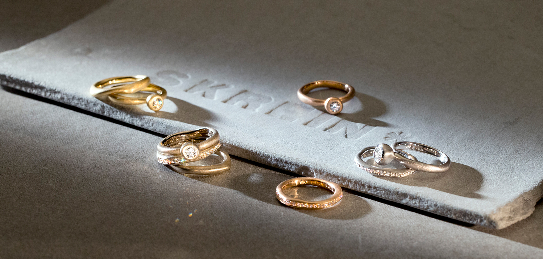 LAVA Diamantring, besondere Verlobungsringe in Fairem Gelbgold, Weissgold, Platin oder Roségold erhältlich